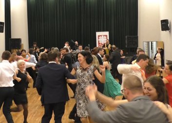 Charitní ples pro pardubický domácí hospic vynesl přes 55 tisíc korun