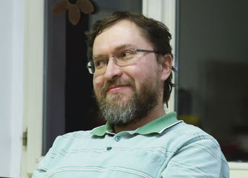 S hlubokým zármutkem oznamujeme, že zemřel náš dlouholetý kolega