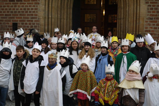 Hradeckým koledníkům dal požehnání na cestu generální vikář Jan Paseka