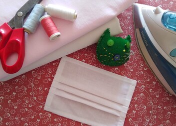 Šijeme roušky. Přidejte se!