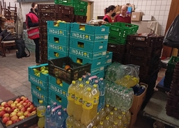 Dobrovolníci poskytují utečencům okamžitou humanitární pomoc v KACPU - jídlo, hygienické potřeby i ošacení