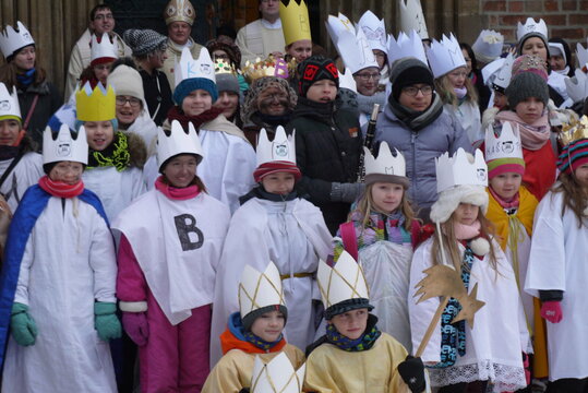 V Hradci budou tři králové koledovat s požehnáním od biskupa Jana Vokála