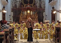 Úspěšný jarní benefiční koncert Boni pueri pro ukrajinské děti v Hradci Králové.