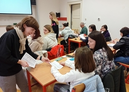 Kurzy češtiny pomáhají uprchlíkům z Ukrajiny při hledání práce i v běžném životě.
