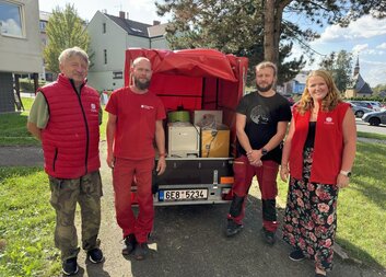 HK: Charity v našich regionech se zapojily do povodňové pomoci