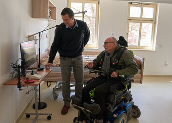 Tříkrálová sbírka pomohla s výstavbou chytrých bytů pro nemocné roztroušenou sklerózou