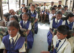 Projekt školního autobusu podpořili čeští dárci. Děkujeme za každý dar!