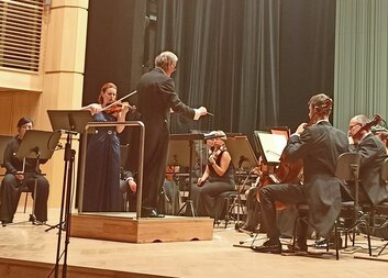 Benefiční koncert v hradecké Filharmonii vynesl přes 16 tisíc pro dobrovolnictví