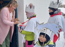 Děkujeme všem lidem za vlídné přijetí koledníků a štědré dary na pomoc potřebným, kterým Charita pomáhá. Foto: Farní charita Litomyšl
